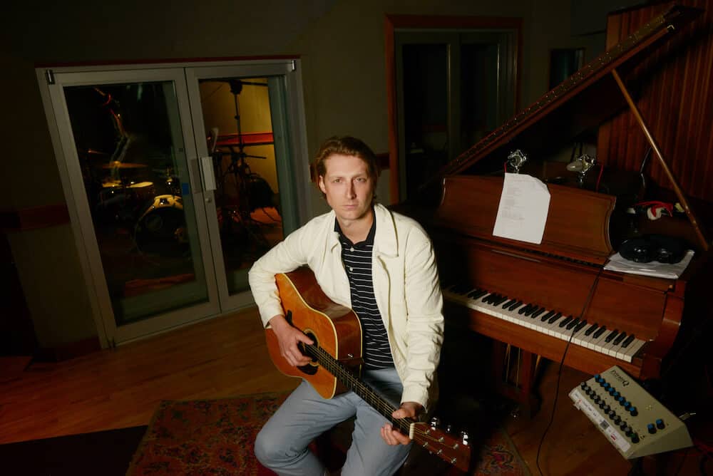 Eric Hutchinson Photo