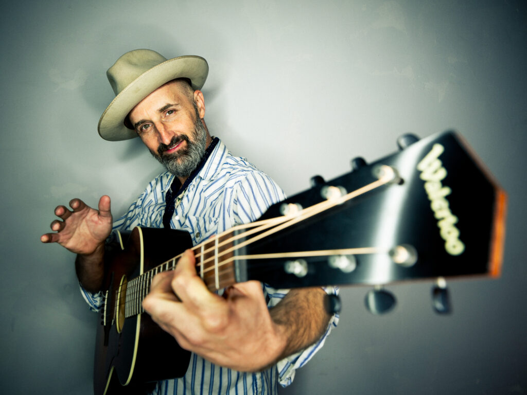 260327 Seth Walker guitar landscape