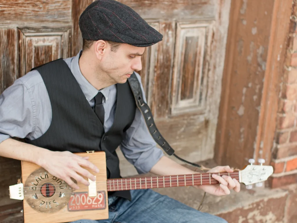 20251022_cigarboxscott